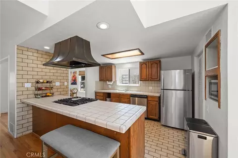 Kitchen - 941 E Ridgewood, Long Beach, CA 90807 photo 2 of 4