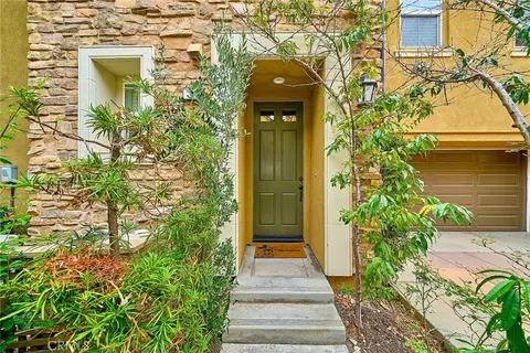 Exterior - 31 Gingerwood, Irvine, CA 92603 photo 2 of 11