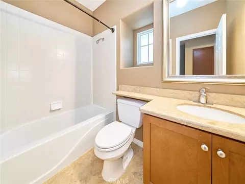 Bath - 31 Gingerwood, Irvine, CA 92603 photo 3 of 4