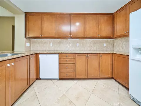 Kitchen - 31 Gingerwood, Irvine, CA 92603 photo 2 of 2