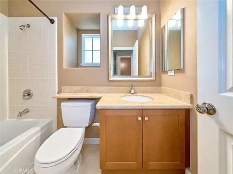Bath - 31 Gingerwood, Irvine, CA 92603 photo 4 of 4