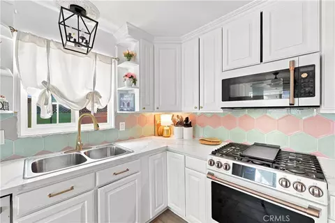Kitchen - 17527 Harwick Ct, Carson, CA 90746 photo 3 of 3