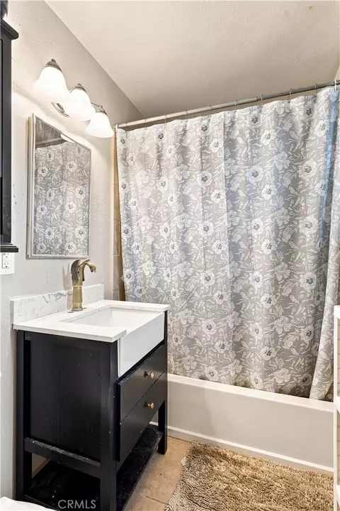 Bath - 17527 Harwick Ct, Carson, CA 90746 photo 3 of 3