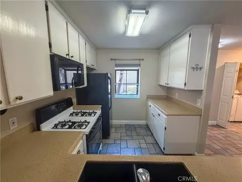 Kitchen - 700 E Lk #67, Orange, CA 92866 photo 1 of 2