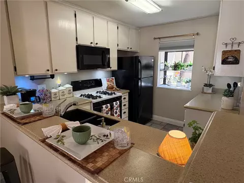 Kitchen - 700 E Lk #67, Orange, CA 92866 photo 3 of 3