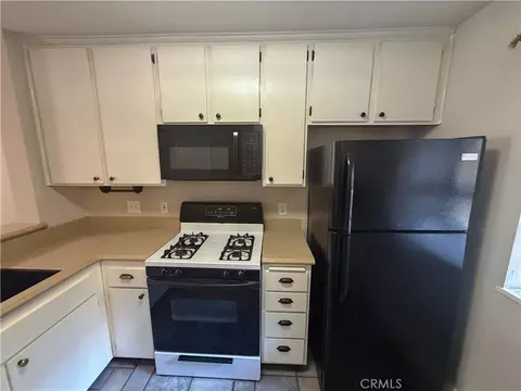 Kitchen - 700 E Lk #67, Orange, CA 92866 photo 2 of 2