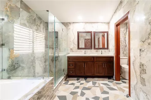 Bath - 7497 Star Pine Cir, Highland, CA 92346 photo 3 of 7