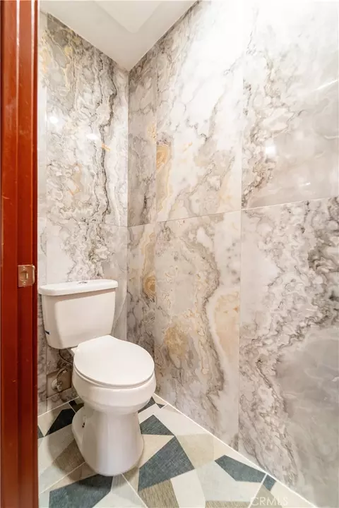 Bath - 7497 Star Pine Cir, Highland, CA 92346 photo 4 of 7