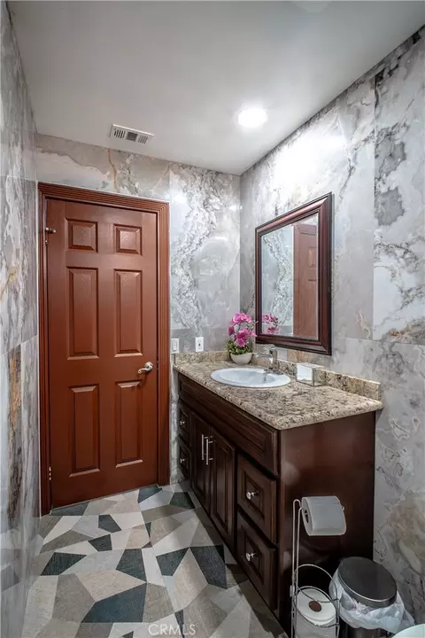 Bath - 7497 Star Pine Cir, Highland, CA 92346 photo 4 of 8