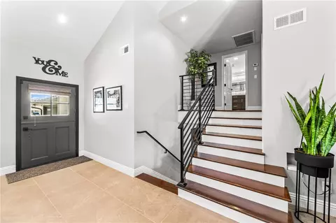 Entry Way - 7920 E Tarma St, Long Beach, CA 90808 photo 3 of 4