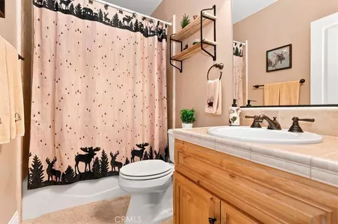 Bath - 649 Sutter, Lake Arrowhead, CA 92352 photo 2 of 4