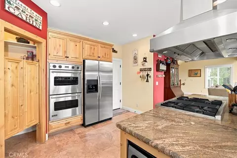 Kitchen - 649 Sutter, Lake Arrowhead, CA 92352 photo 3 of 3