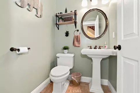 Bath - 649 Sutter, Lake Arrowhead, CA 92352 photo 1 of 4
