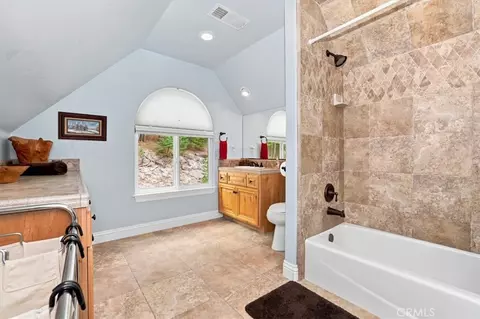 Bath - 649 Sutter, Lake Arrowhead, CA 92352 photo 4 of 4