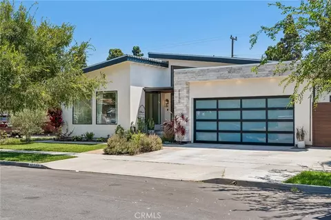 Exterior - 6840 E 10th St, Long Beach, CA 90815 photo 8 of 8
