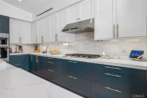 Kitchen - 6840 E 10th St, Long Beach, CA 90815 photo 2 of 4