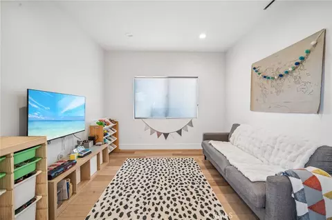Other - 6840 E 10th St, Long Beach, CA 90815 photo 6 of 9