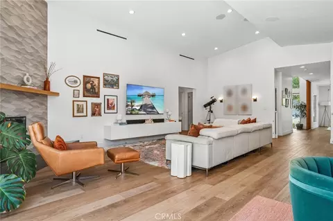 Living - 6840 E 10th St, Long Beach, CA 90815 photo 1 of 2