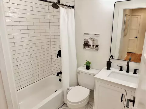 Bath - 5147 E Harco, Long Beach, CA 90808 photo 1 of 4