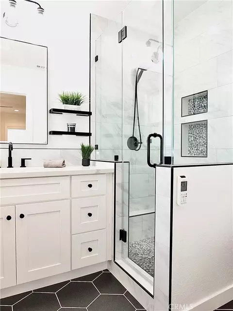 Bath - 5147 E Harco, Long Beach, CA 90808 photo 3 of 4