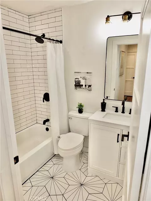 Bath - 5147 E Harco, Long Beach, CA 90808 photo 2 of 4
