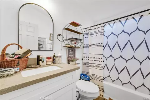 Bath - 17125 Cajon Dr, Perris, CA 92570 photo 1 of 2