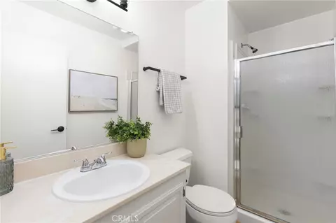Bath - 545 Cycod Pl, Brea, CA 92821 photo 1 of 2