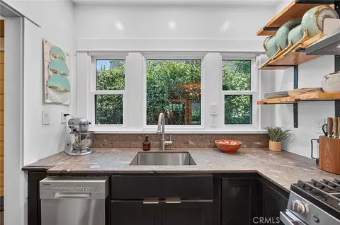 Kitchen - 523 Olive, Long Beach, CA 90802 photo 3 of 3