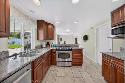 Kitchen - 5444 Peacock Ln, Riverside, CA 92505 photo 2 of 5
