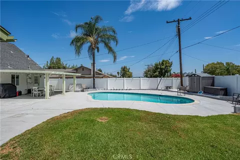 Exterior - 5444 Peacock Ln, Riverside, CA 92505 photo 2 of 8