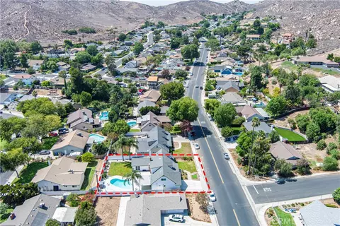 View/Area - 5444 Peacock Ln, Riverside, CA 92505 photo 3 of 3