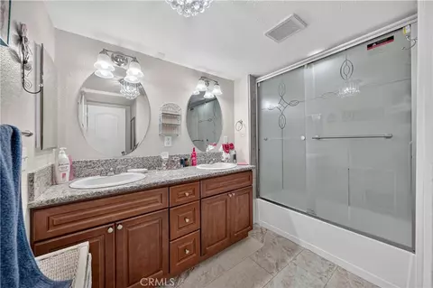 Bath - 5444 Peacock Ln, Riverside, CA 92505 photo 1 of 6