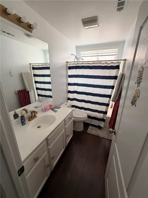 Bath - 3927 Strand Way, Perris, CA 92571 photo 1 of 1