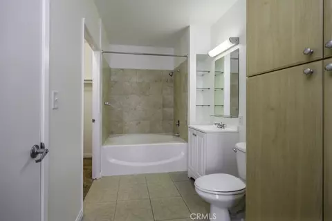 Bath - 388 E Ocean Blvd #1401, Long Beach, CA 90802 photo 1 of 4