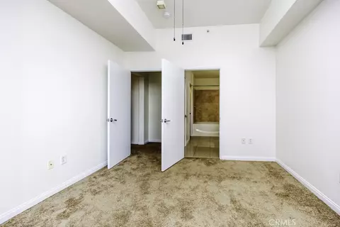Bedroom - 388 E Ocean Blvd #1401, Long Beach, CA 90802 photo 4 of 5