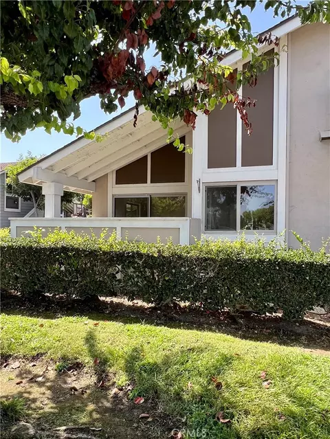 6712 Sun Dr #A, Huntington Beach, CA 92647