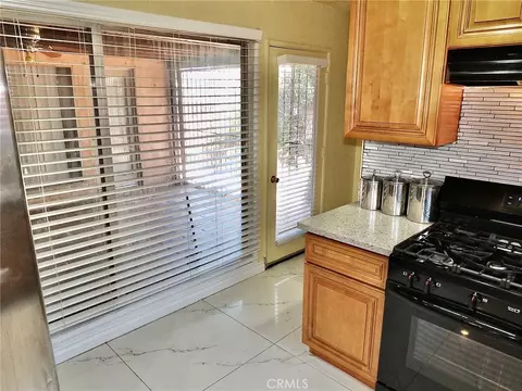 Kitchen - 13912 S Parmelee, Compton, CA 90222 photo 3 of 3
