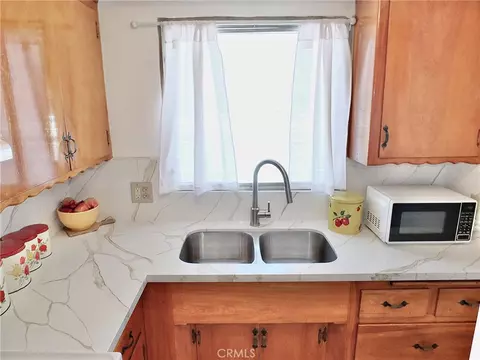 Kitchen - 1724 E 1st St #9, Long Beach, CA 90802 photo 3 of 4