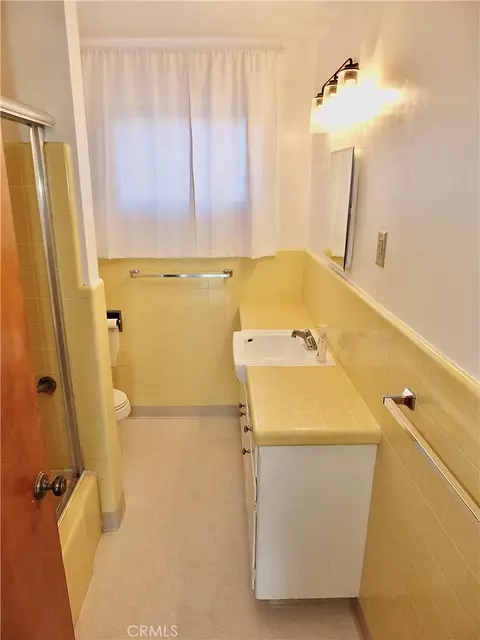 Bath - 1724 E 1st St #9, Long Beach, CA 90802 photo 4 of 4