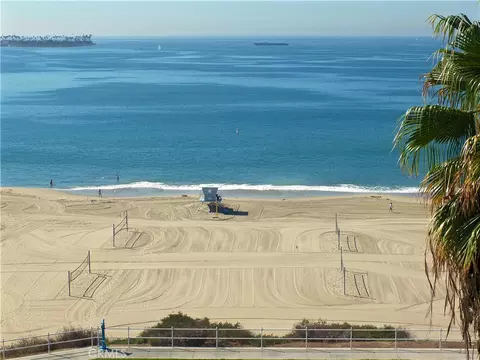 View/Area - 1724 E 1st St #9, Long Beach, CA 90802 photo 2 of 9