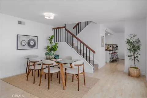 Dining - 2 Keel Ct, Long Beach, CA 90803 photo 3 of 4