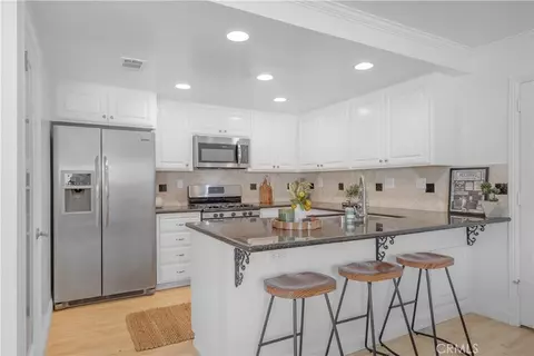 Kitchen - 2 Keel Ct, Long Beach, CA 90803 photo 1 of 2