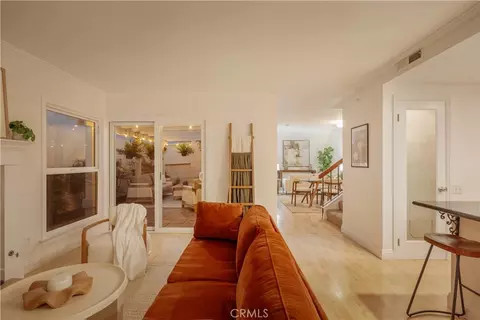 Living - 2 Keel Ct, Long Beach, CA 90803 photo 4 of 4