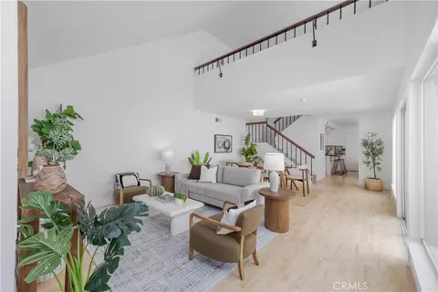 Living - 2 Keel Ct, Long Beach, CA 90803 photo 3 of 4