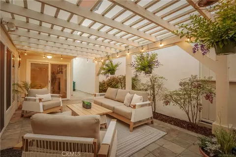 Exterior - 2 Keel Ct, Long Beach, CA 90803 photo 4 of 7