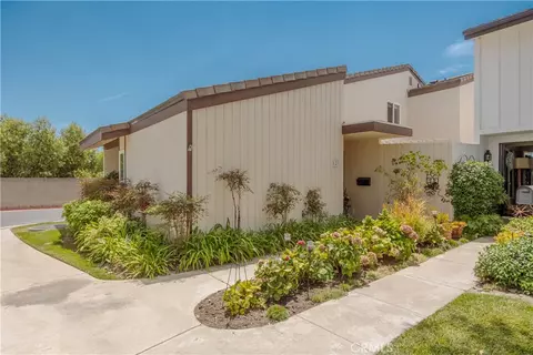 Exterior - 2 Keel Ct, Long Beach, CA 90803 photo 3 of 7