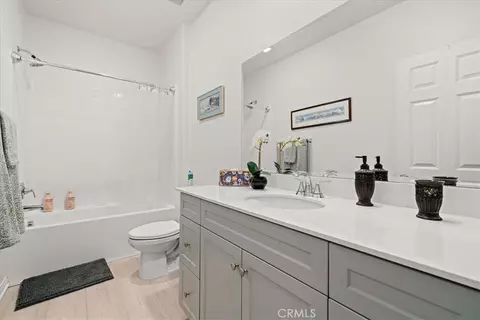 Bath - 7618 Baerss, Riverside, CA 92507 photo 5 of 6