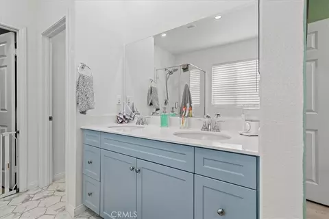 Bath - 7618 Baerss, Riverside, CA 92507 photo 2 of 6