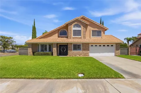 Exterior - 1090 W Huff St, Rialto, CA 92376 photo 1 of 2