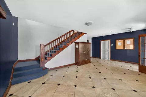 Entry Way - 635 Elm Ave #4, Long Beach, CA 90802 photo 3 of 3